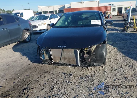 2025 Kia K4 Lxs z USA, uszkodzony, nr VIN 3KPFT4DEXSE008860